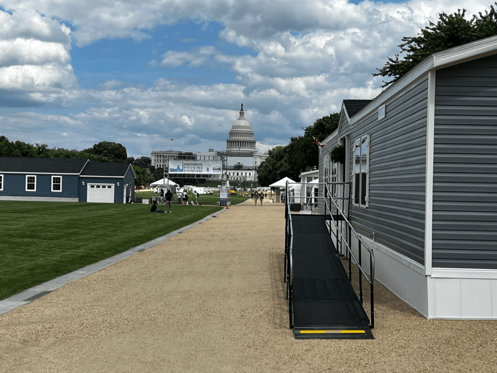 The Benefits of a Temporary Wheelchair Ramp – Amramp